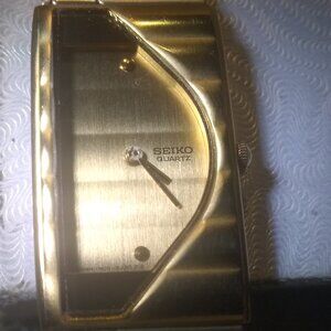 Seiko Quartz Watch Women 1F20-5K00 Half Moon Gold Bracelet New Bat Works Great !